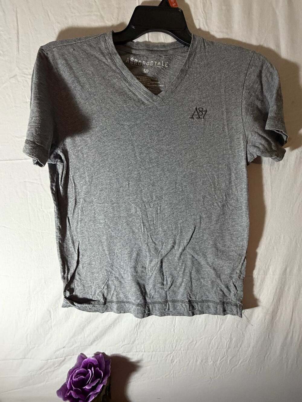 Aeropostale A87 Slub V-Neck Gray T-Shirt Size S